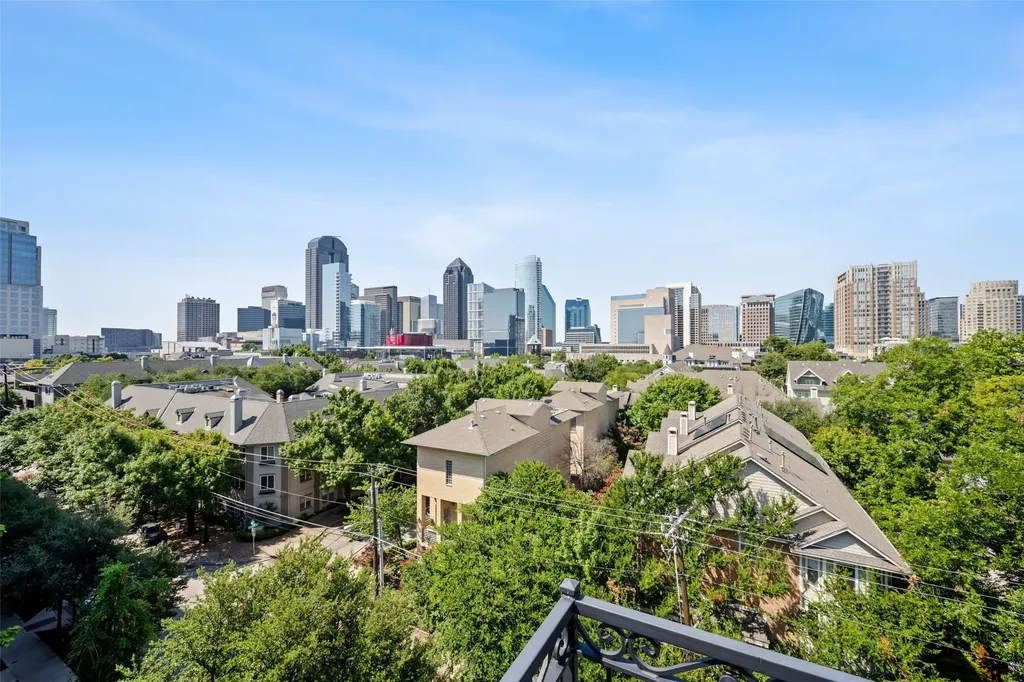 2206 Boll Street Dallas TX 75204