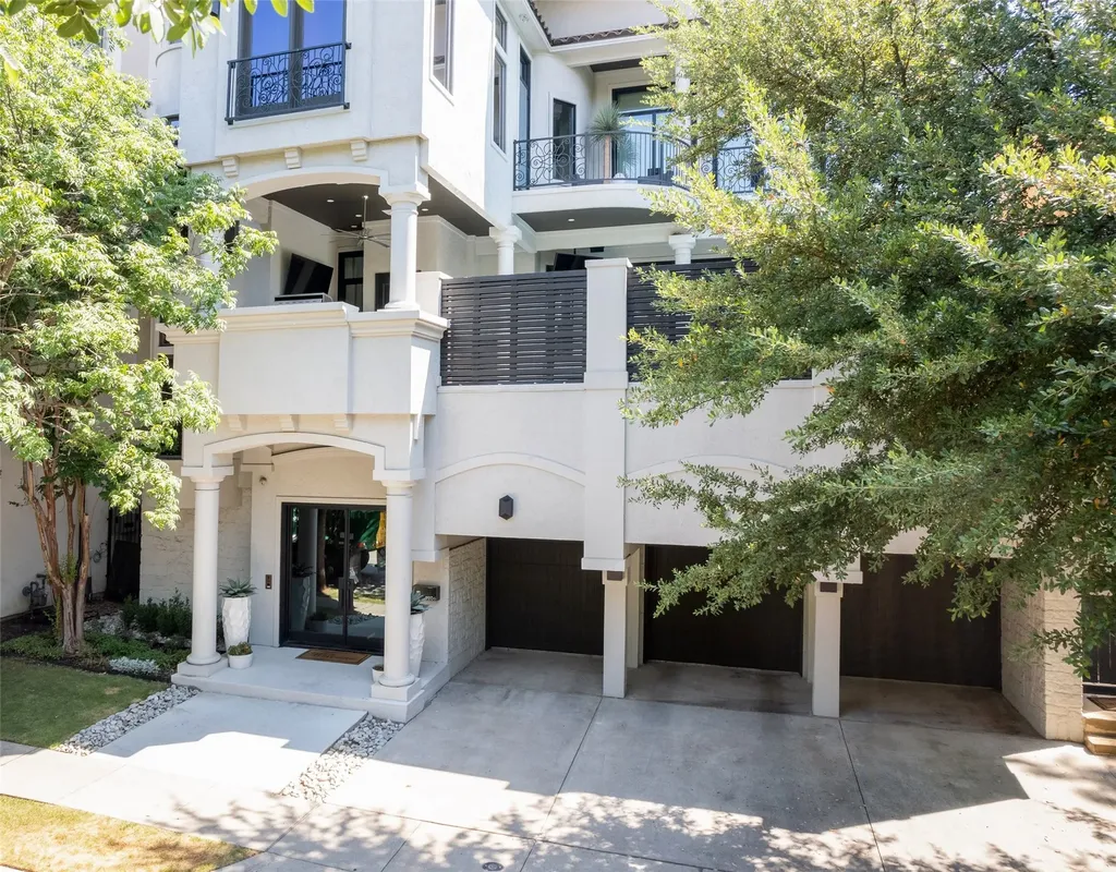 2206 Boll Street Dallas TX 75204
