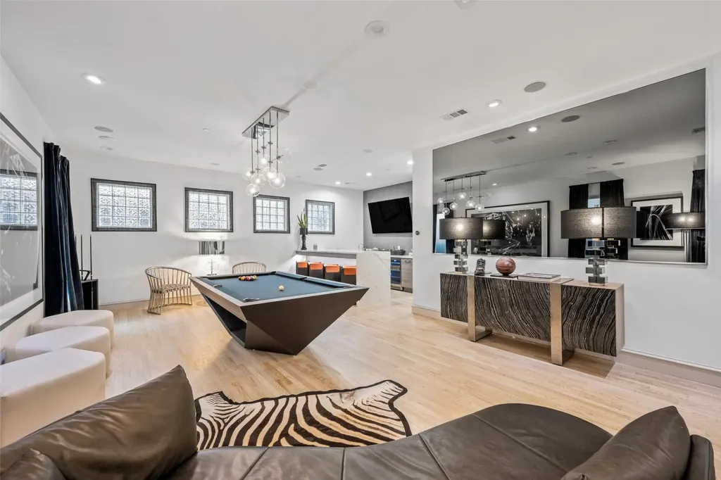 2206 Boll Street Dallas TX 75204