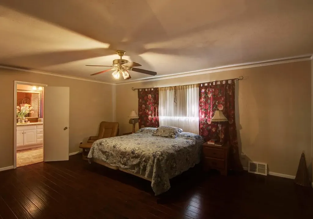 1202 Tanglewood Trail Euless TX 76040