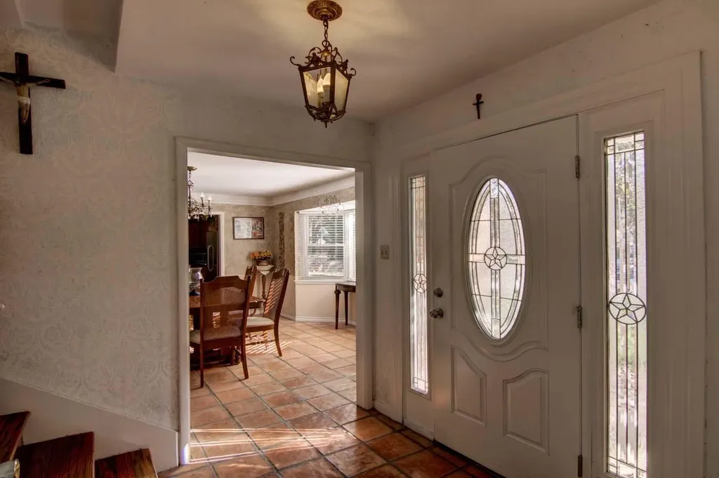 1202 Tanglewood Trail Euless TX 76040