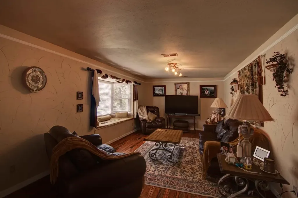 1202 Tanglewood Trail Euless TX 76040