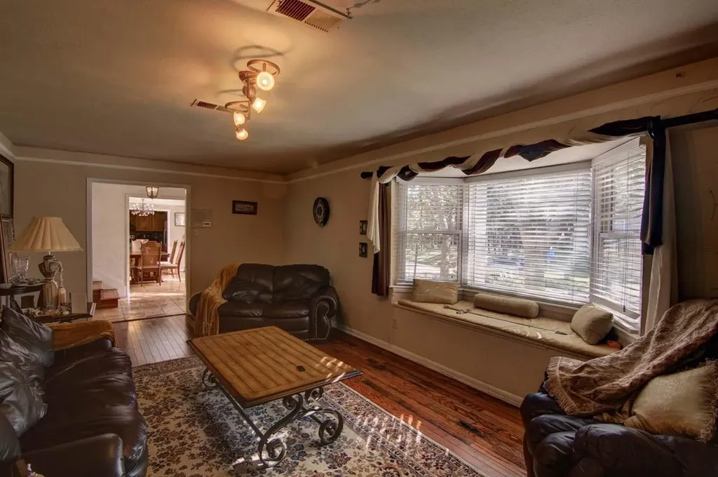 1202 Tanglewood Trail Euless TX 76040