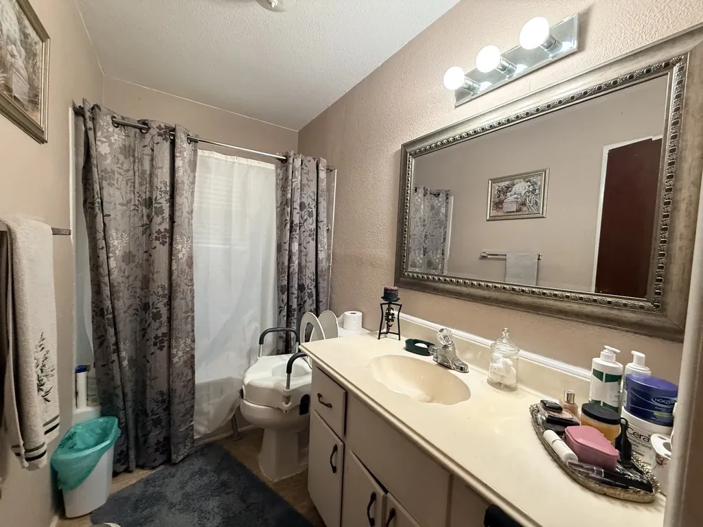 2070 County Road 3830 Quinlan TX 75474