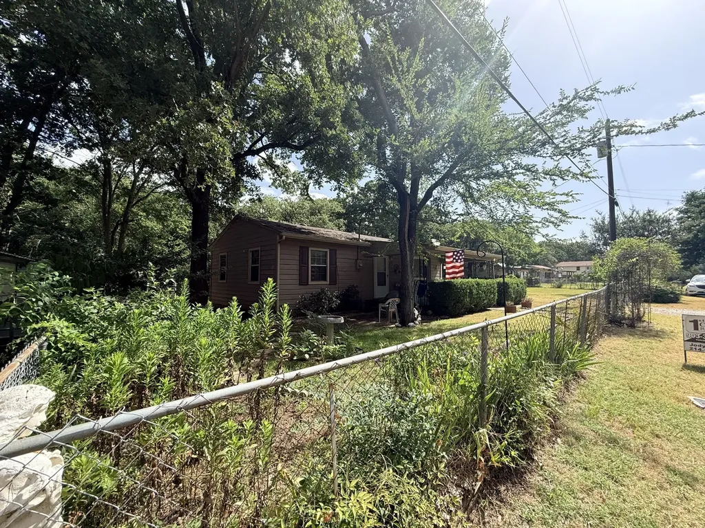 2070 County Road 3830 Quinlan TX 75474