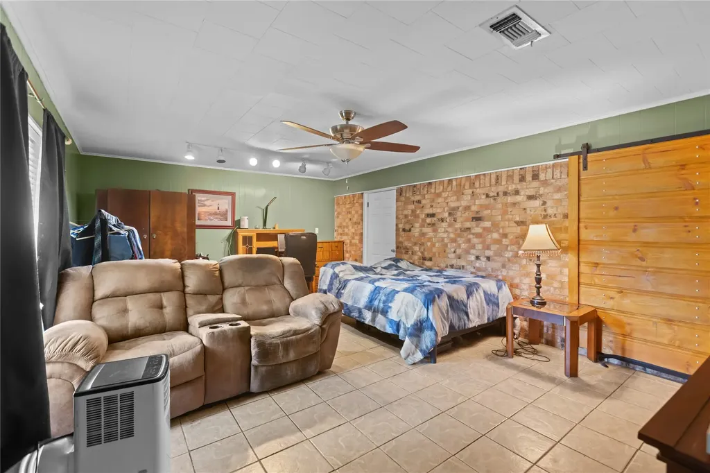 1101 14th Street Honey Grove TX 75446