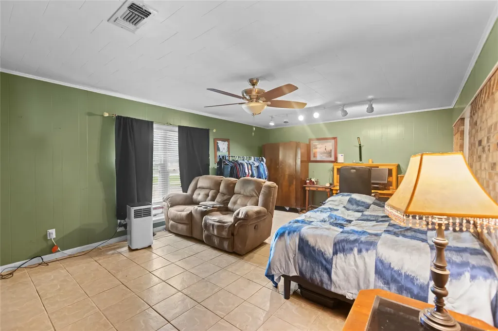 1101 14th Street Honey Grove TX 75446