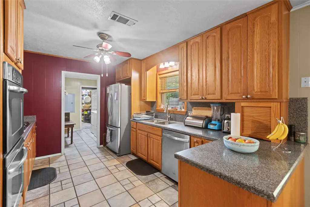 1101 14th Street Honey Grove TX 75446