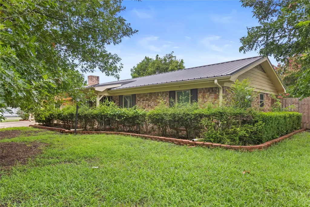 1101 14th Street Honey Grove TX 75446