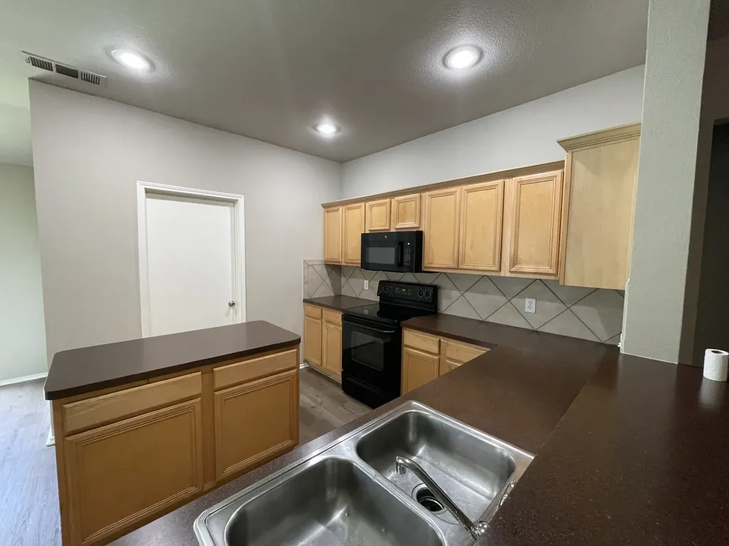 7404 Fossil Creek Drive Arlington TX 76002