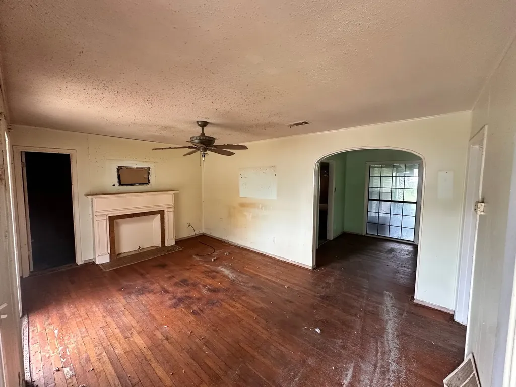 813 Magnolia Drive Garland TX 75040
