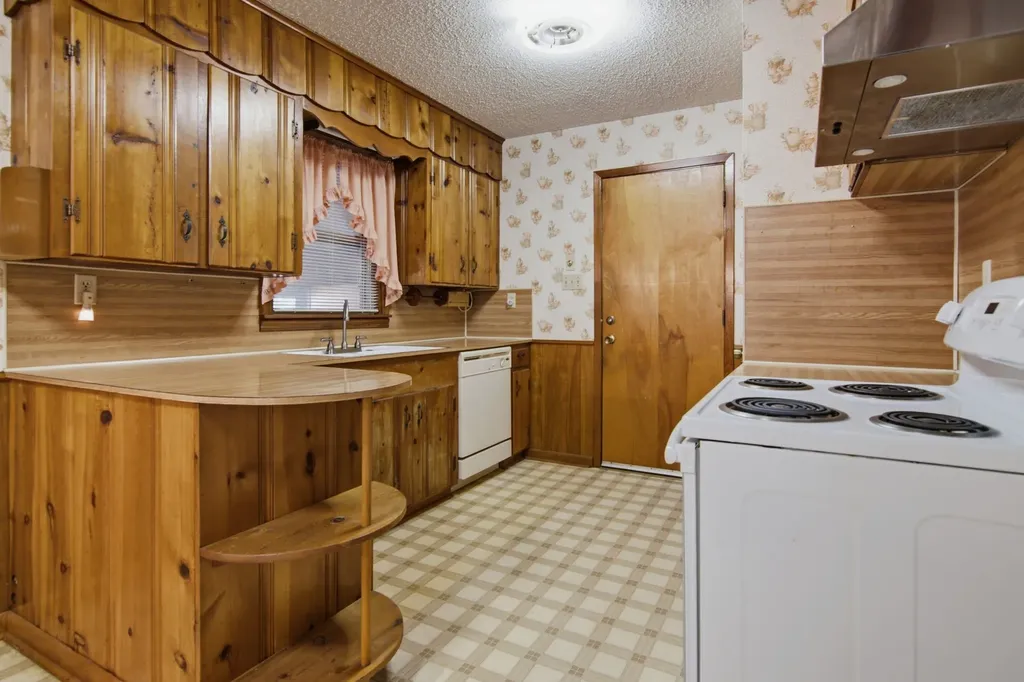329 N Ash Avenue Azle TX 76020
