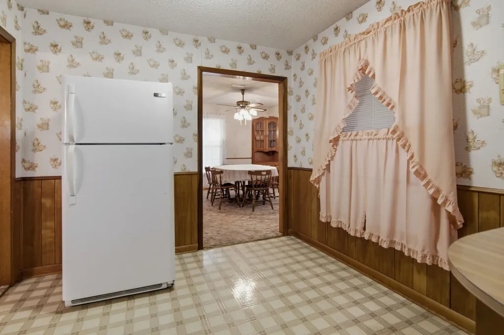 329 N Ash Avenue Azle TX 76020