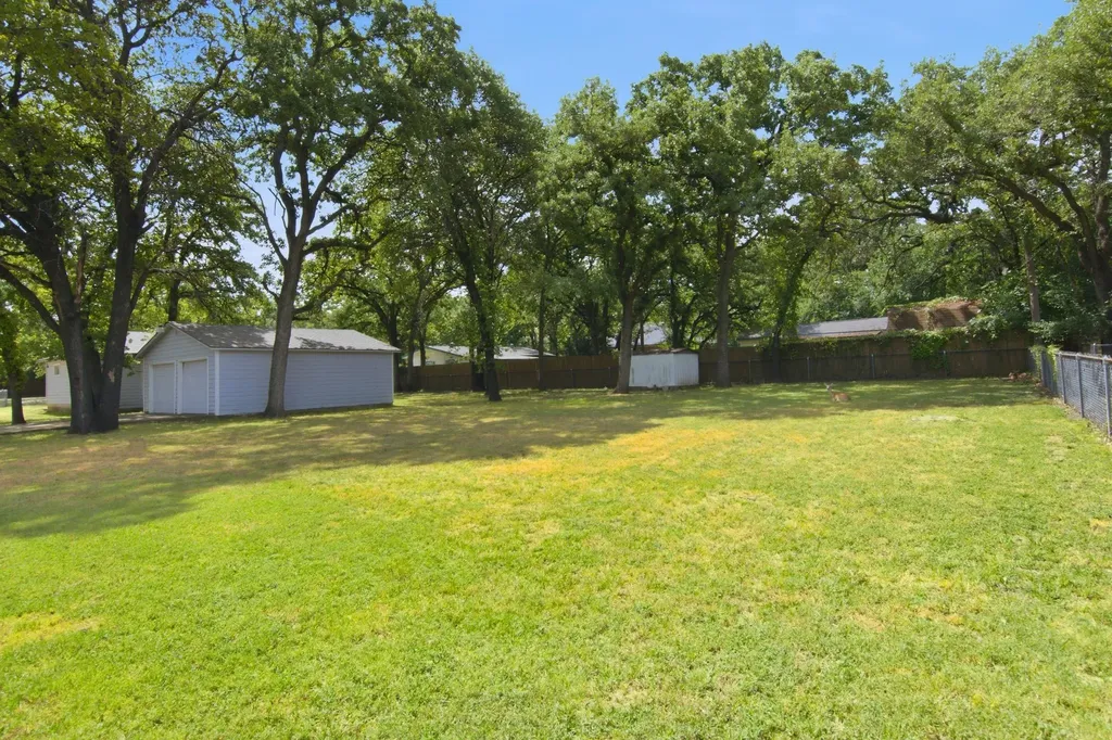 329 N Ash Avenue Azle TX 76020