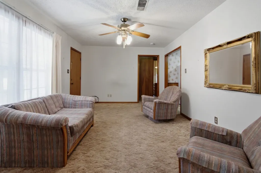 329 N Ash Avenue Azle TX 76020