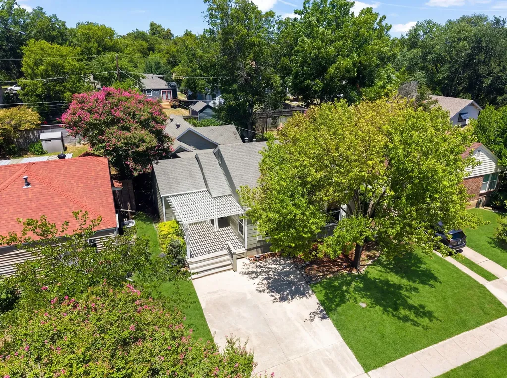 4220 Donnelly Avenue Fort Worth TX 76107