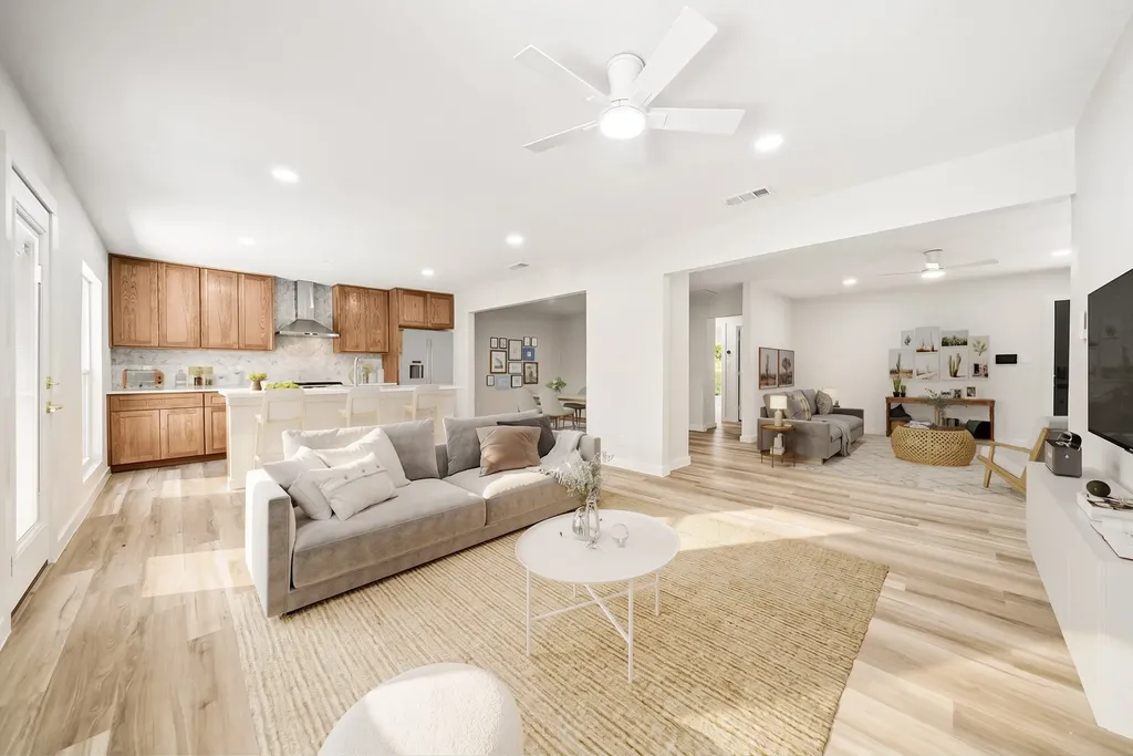 4220 Donnelly Avenue Fort Worth TX 76107