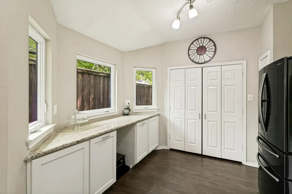 6816 Driffield Circle E North Richland Hills TX 76182