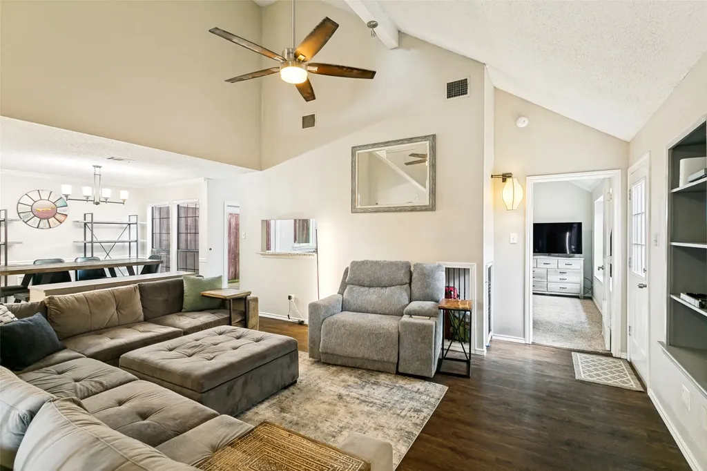 6816 Driffield Circle E North Richland Hills TX 76182