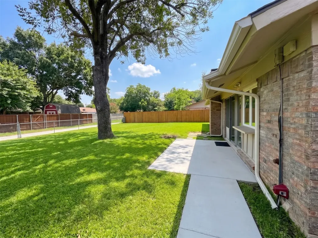 606 Oxford Park Garland TX 75043