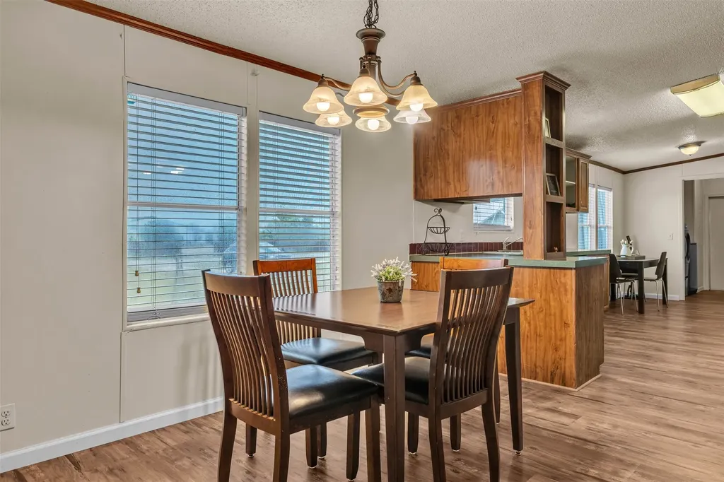 11625 Creekview Road Crowley TX 76036