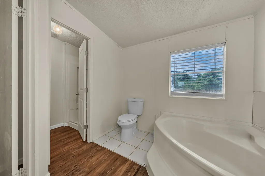11625 Creekview Road Crowley TX 76036