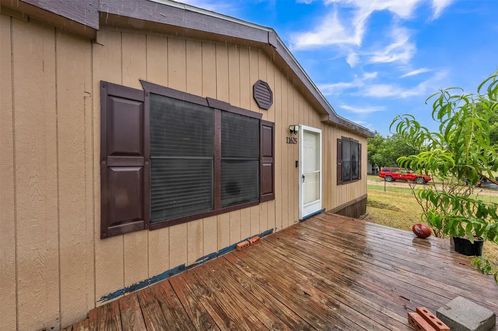 11625 Creekview Road Crowley TX 76036