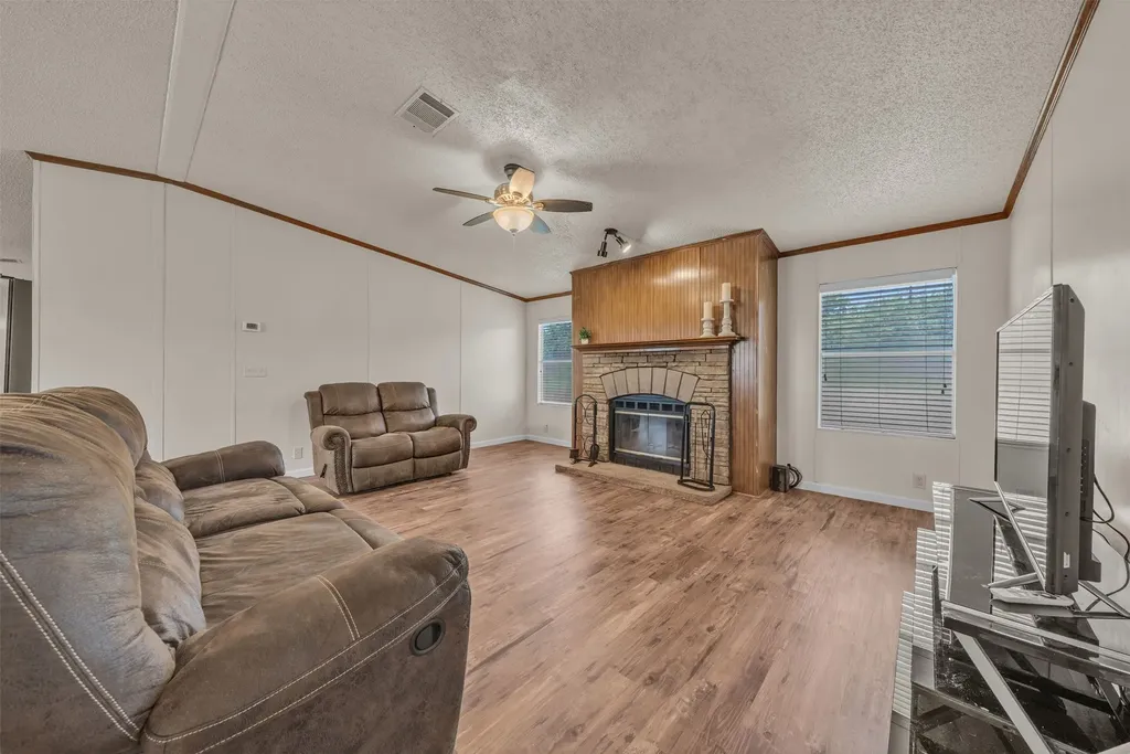 11625 Creekview Road Crowley TX 76036