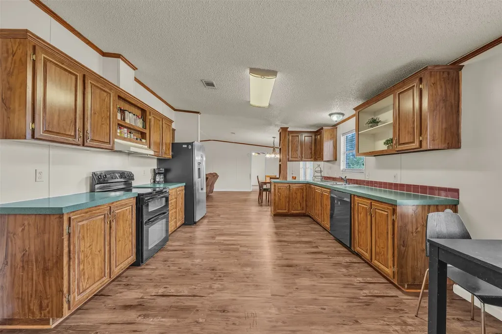 11625 Creekview Road Crowley TX 76036