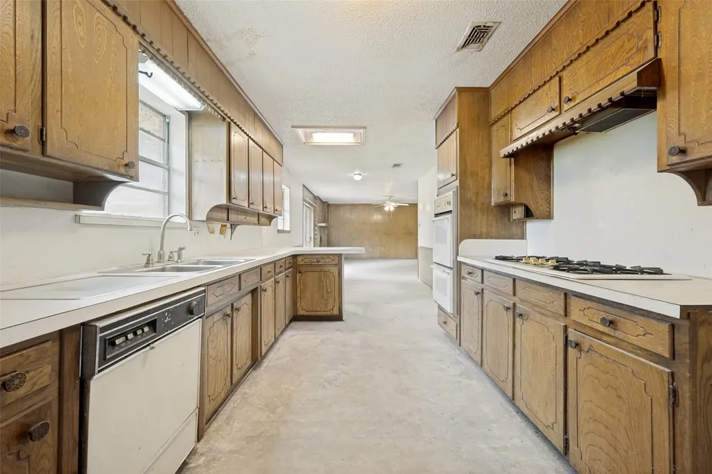 2426 Yellowstone Place Denton TX 76209