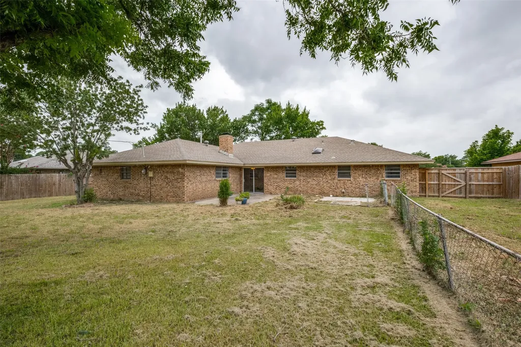 2426 Yellowstone Place Denton TX 76209