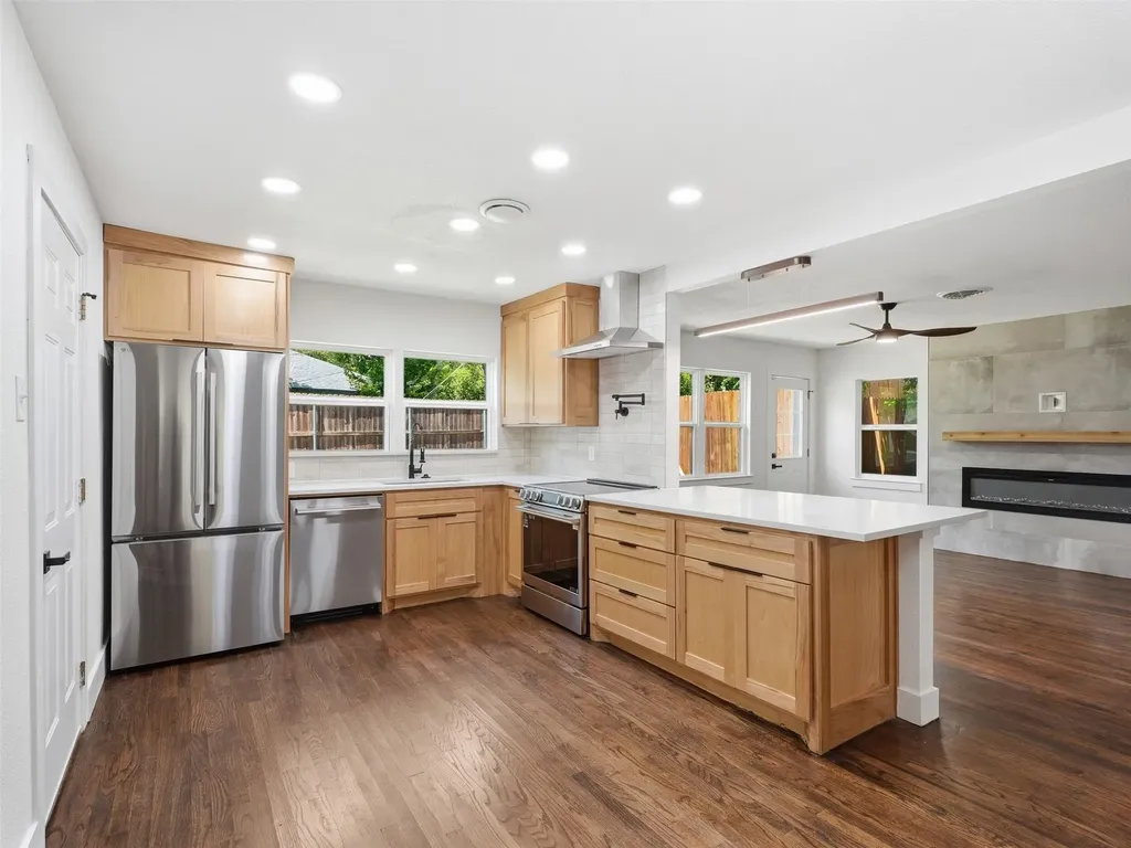 11207 Flamingo Lane Dallas TX 75218