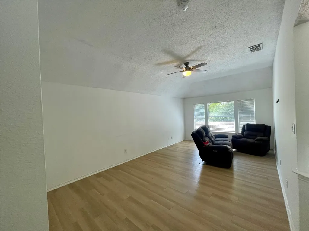 7520 Sunburst Trail Denton TX 76210