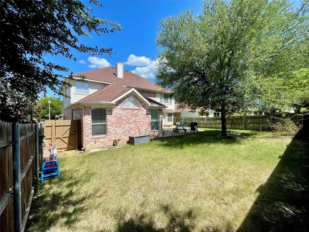 7520 Sunburst Trail Denton TX 76210