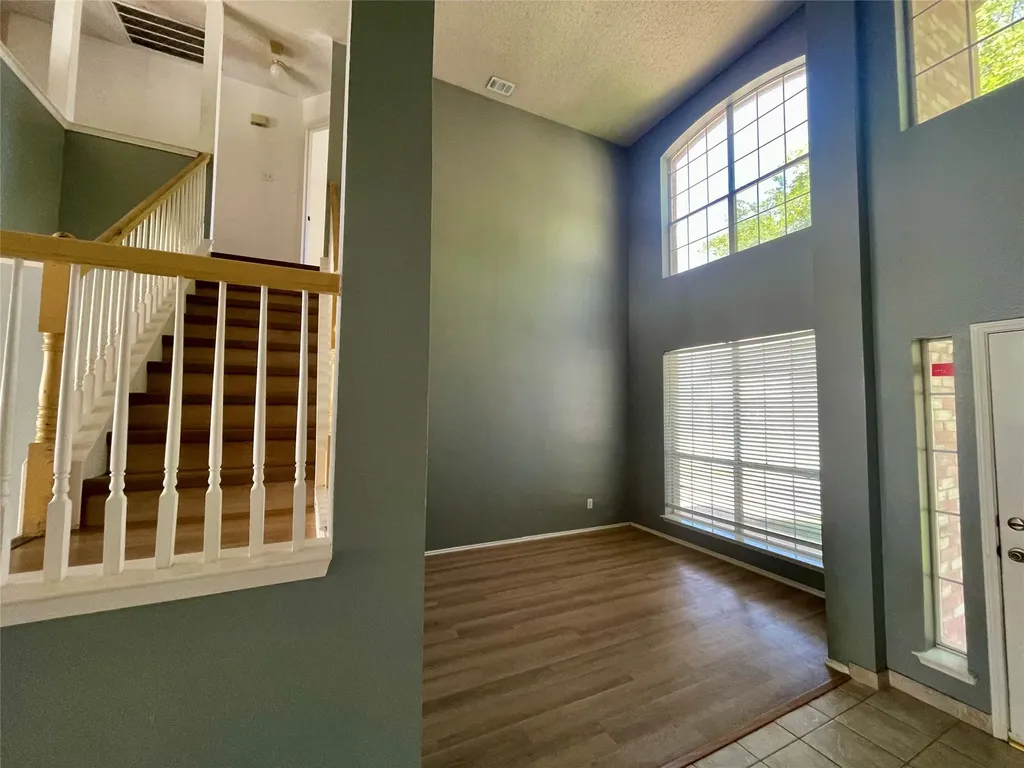 7520 Sunburst Trail Denton TX 76210