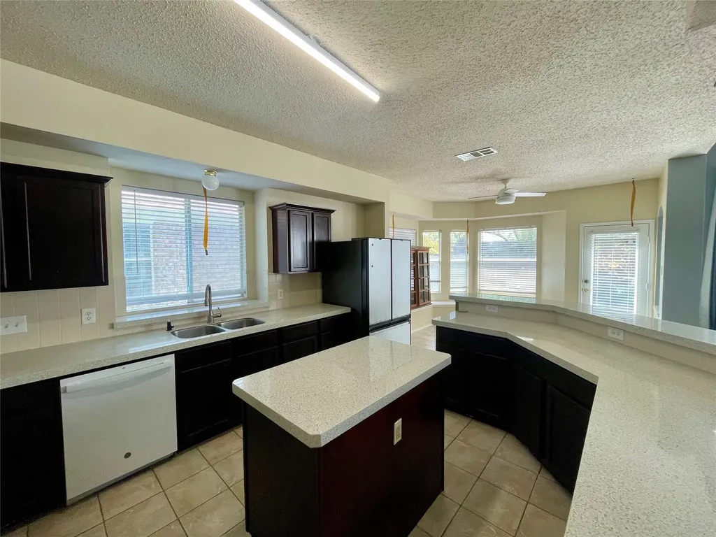 7520 Sunburst Trail Denton TX 76210