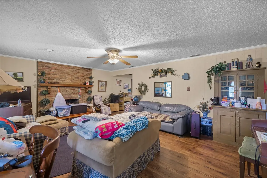1709 Vz County Road 2502 Canton TX 75103