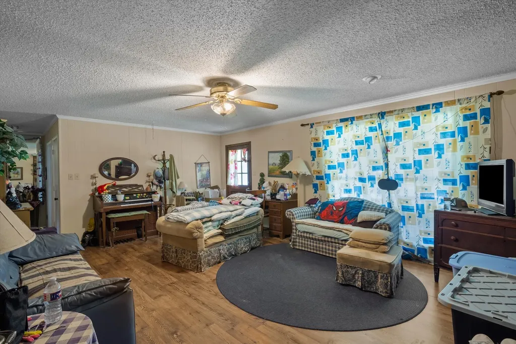 1709 Vz County Road 2502 Canton TX 75103