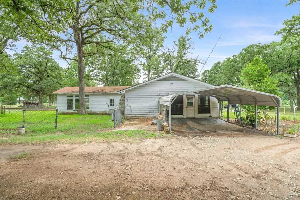 1709 Vz County Road 2502 Canton TX 75103
