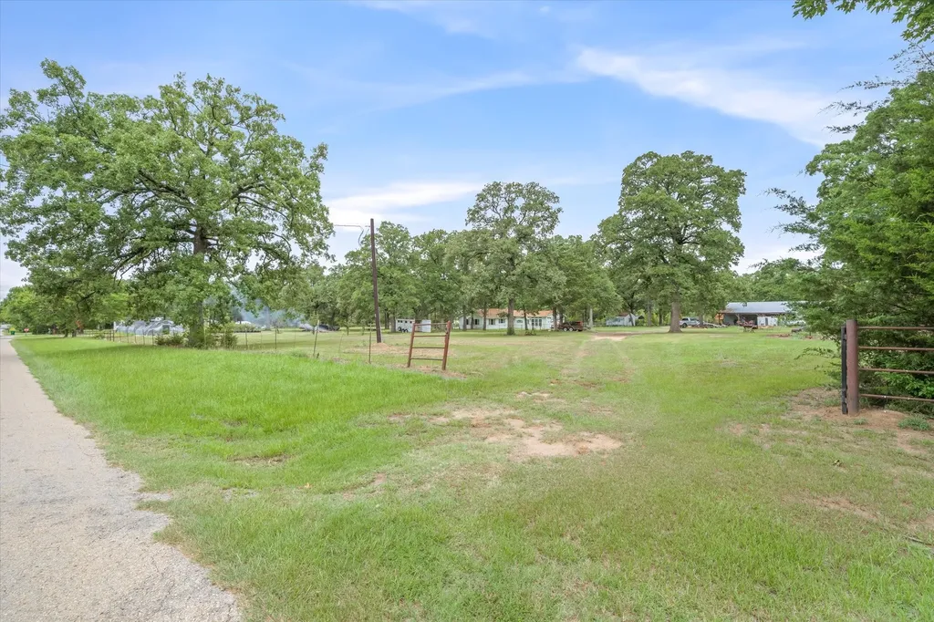 1709 Vz County Road 2502 Canton TX 75103