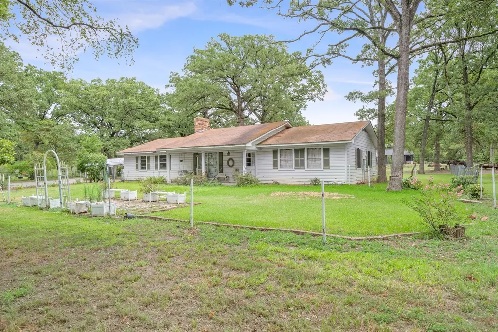 1709 Vz County Road 2502 Canton TX 75103