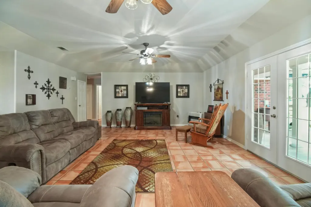 9759 Cr 316 Buffalo TX 75831