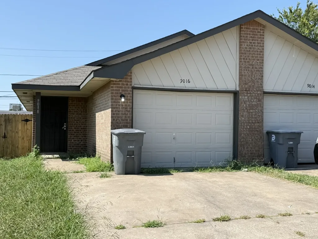9016 Greenmound Avenue Dallas TX 75227