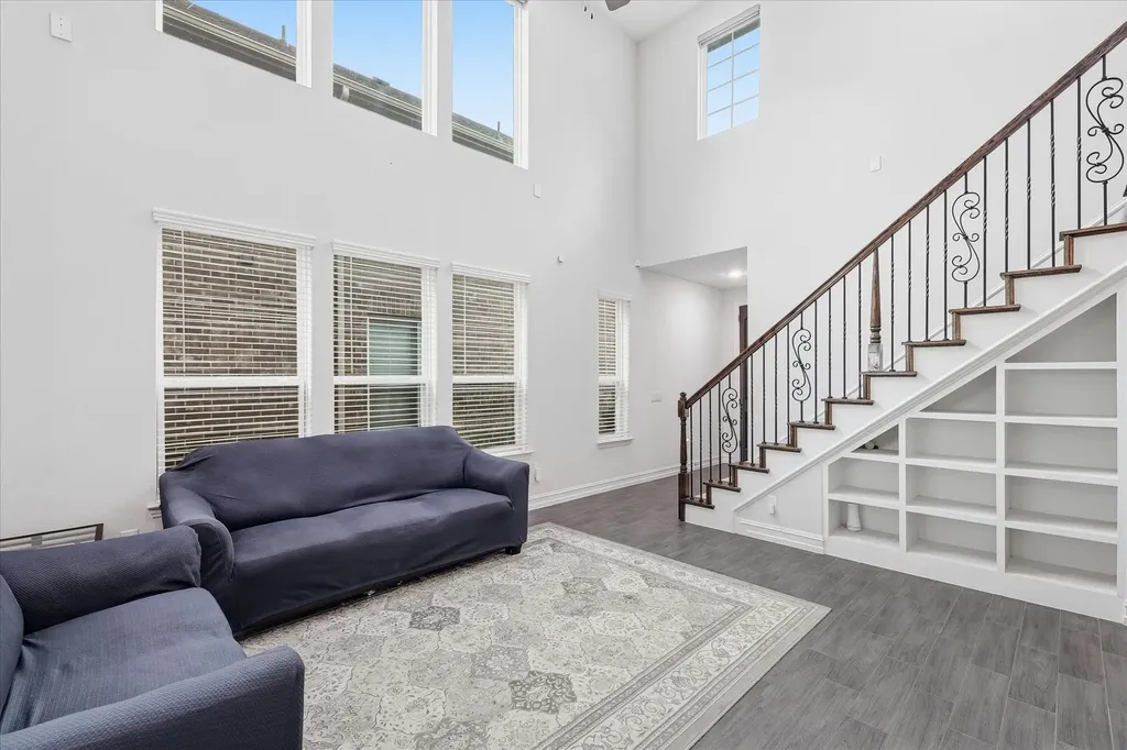 217 Jones Street Irving TX 75063