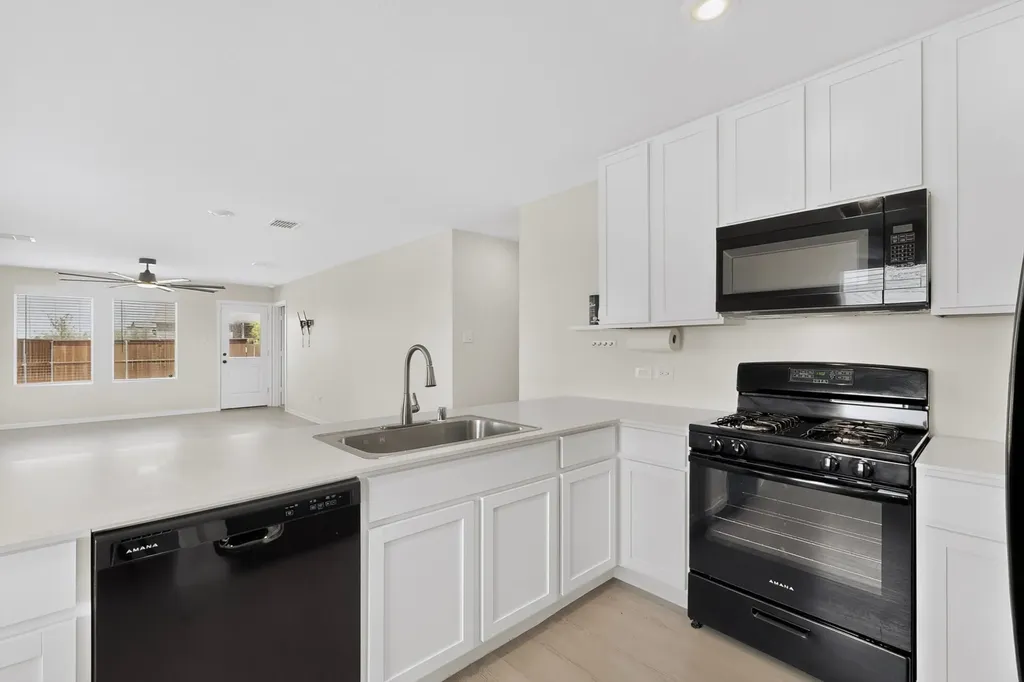 6201 Tilden Avenue Pilot Point TX 76258
