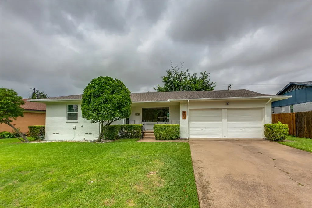 2413 Patricia Lane Garland TX 75041
