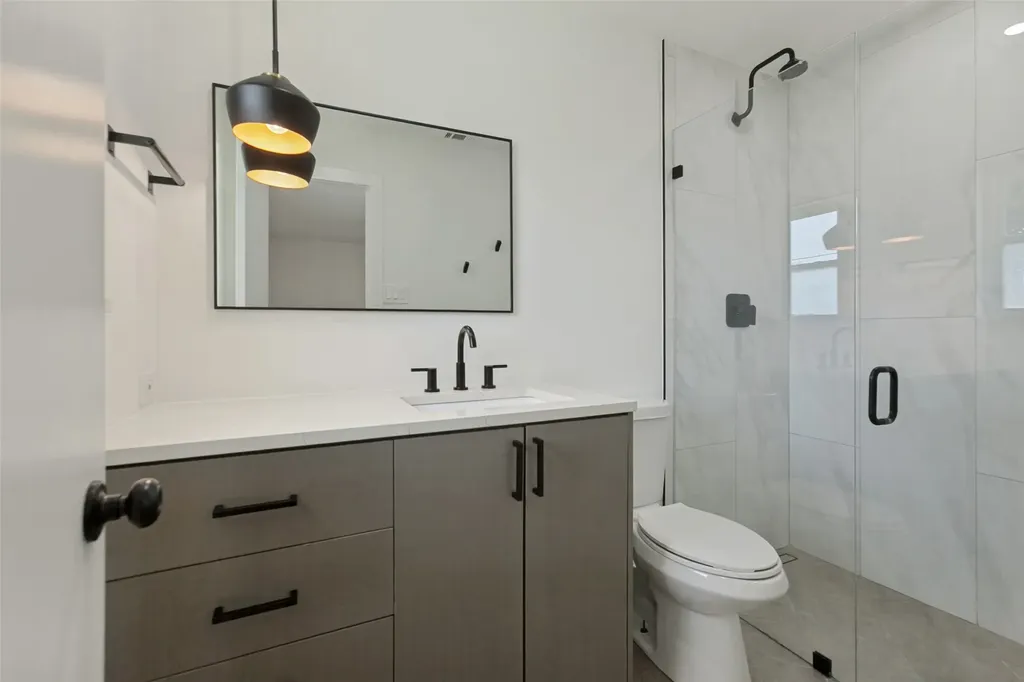 2413 Patricia Lane Garland TX 75041