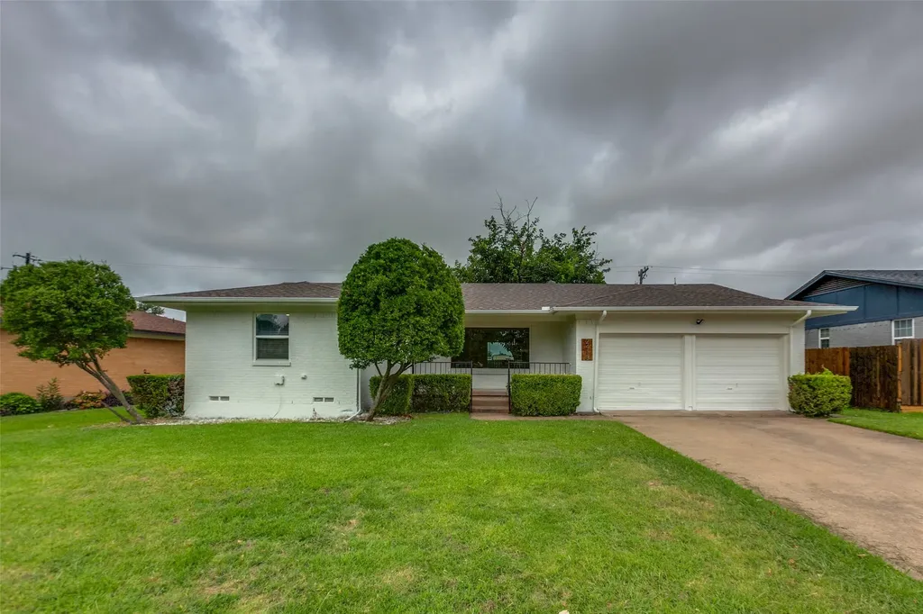 2413 Patricia Lane Garland TX 75041