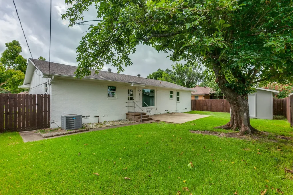 2413 Patricia Lane Garland TX 75041
