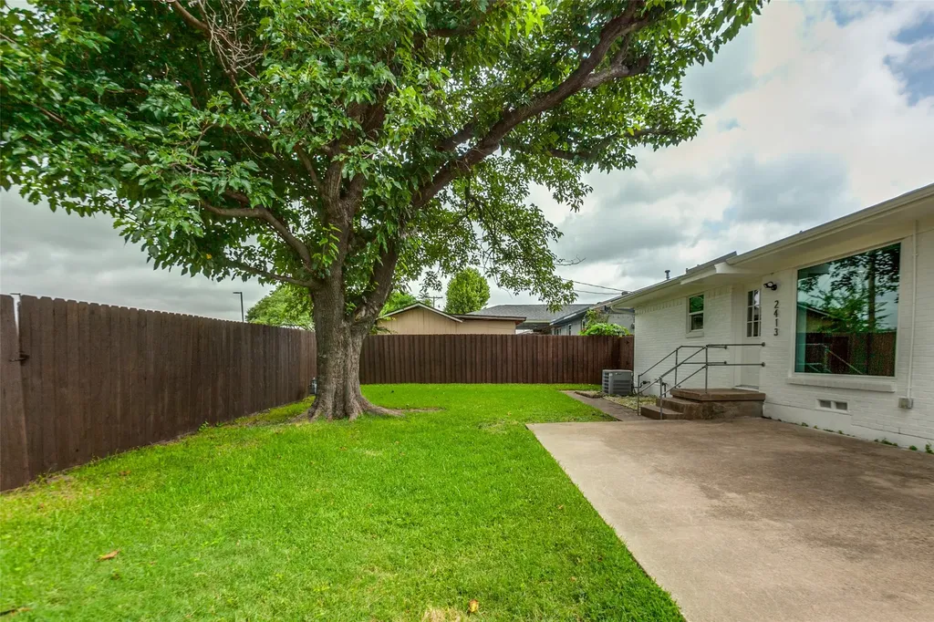 2413 Patricia Lane Garland TX 75041